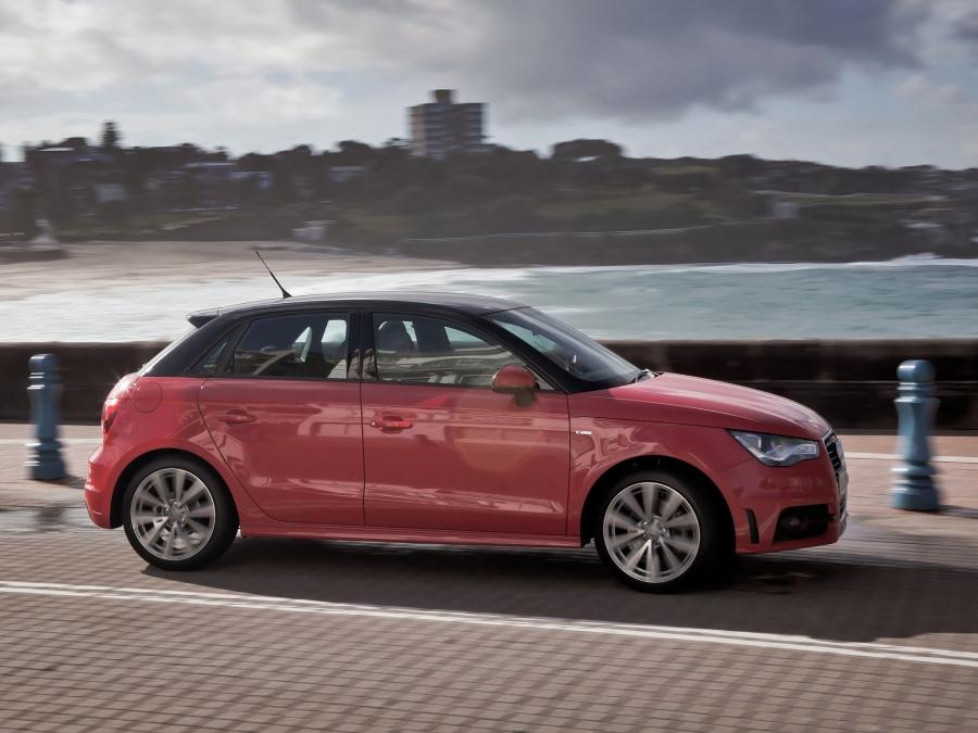  Audi A1 Sportback TFSI S-Line (8X) 2012 года  (AU) (фото 11 из 12)